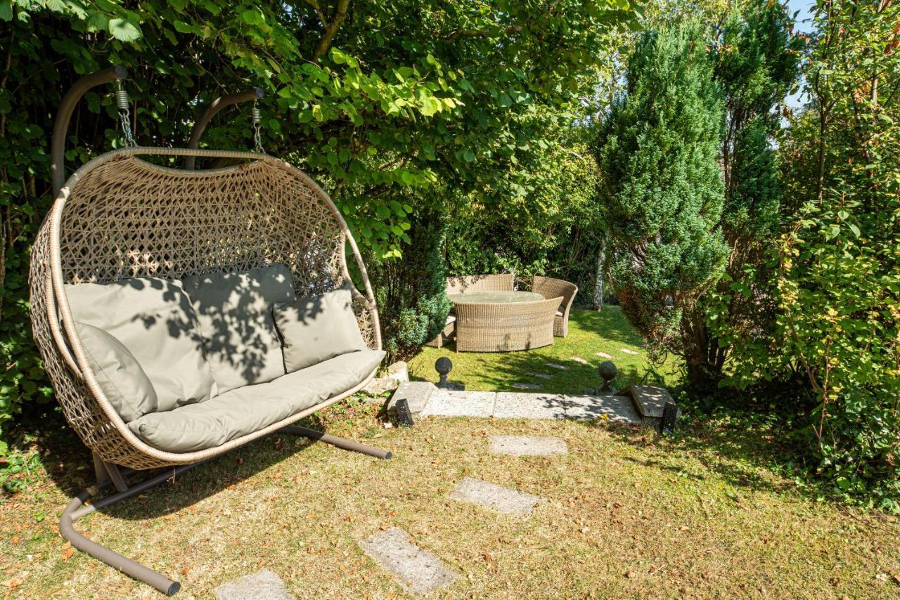 Wisteria View With Hottub & Cabin Sleeps 20 Chippenham  Exterior photo